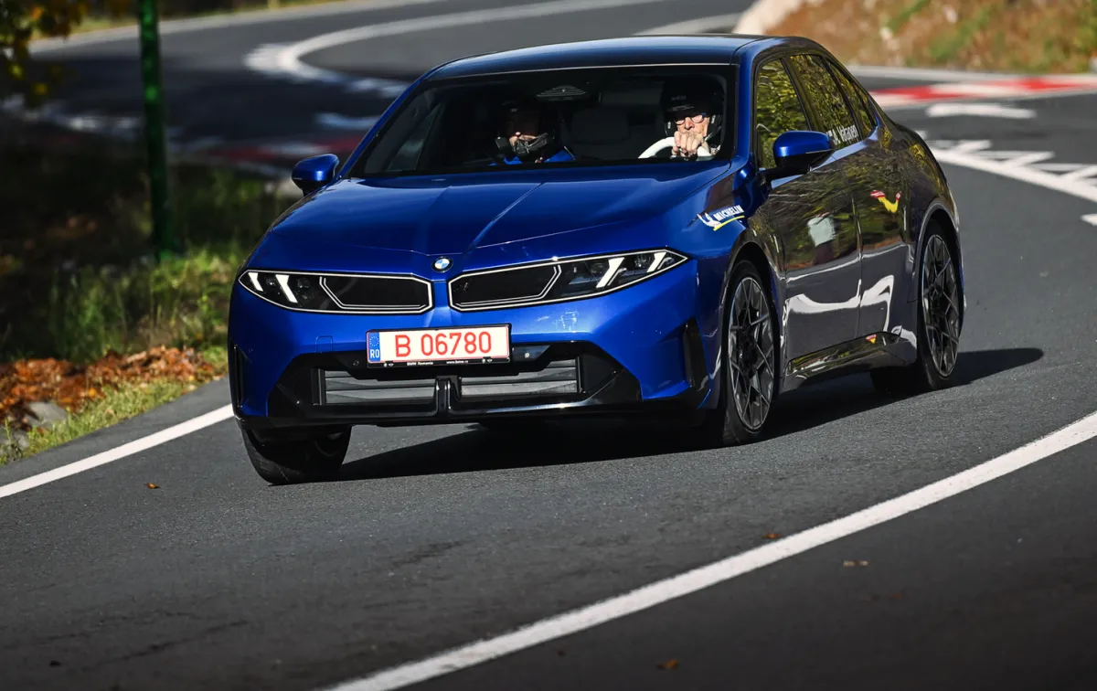 Ari Vatanen a fost invitat de Engage Racing să conducă BMW i3 la Poiana Brașov