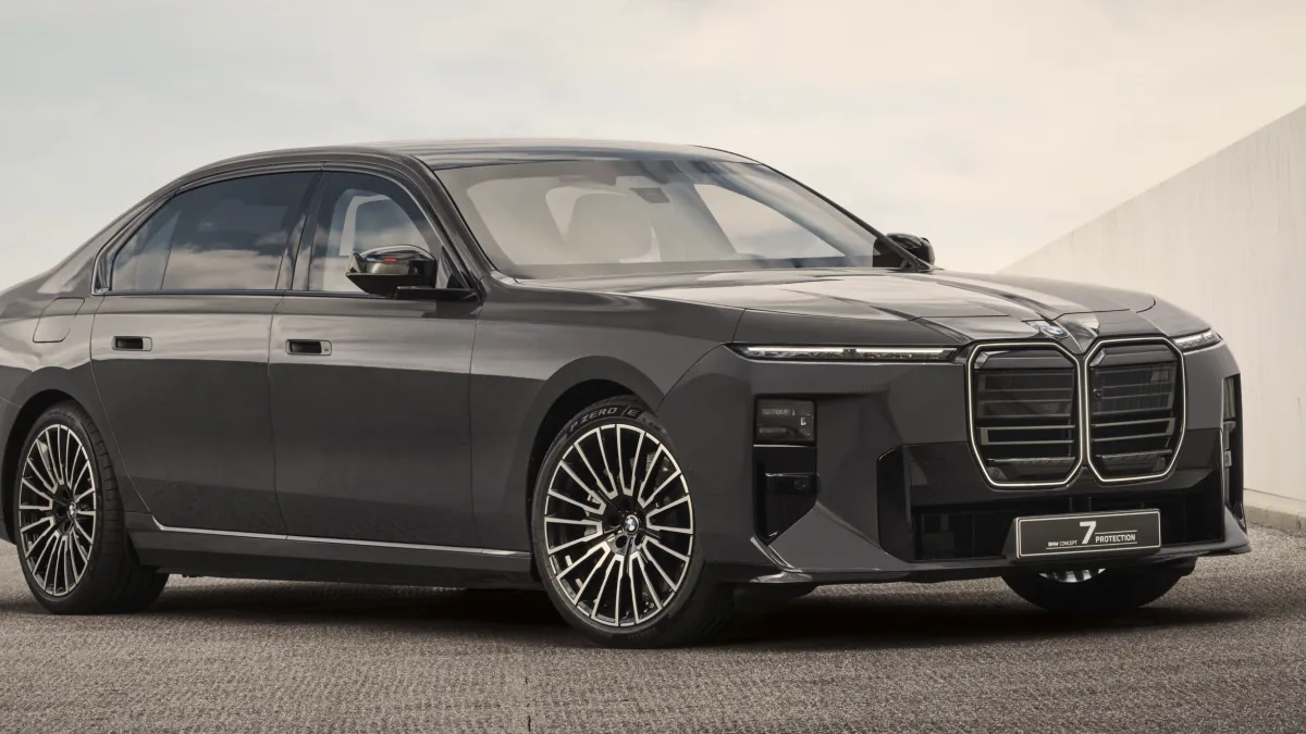 BMW Concept 7 Protection vs Mercedes Clasa S Guard: Care este adevăratul rival?
