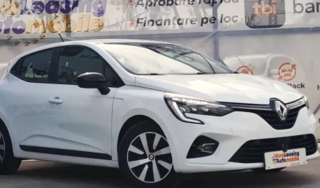 Clio E-Tech 2023 cu 56.000 km se oferă la 11.490 euro