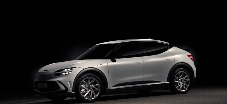 Denza N8 are autonomie de peste 1.000 km și baterie de 130 kwh