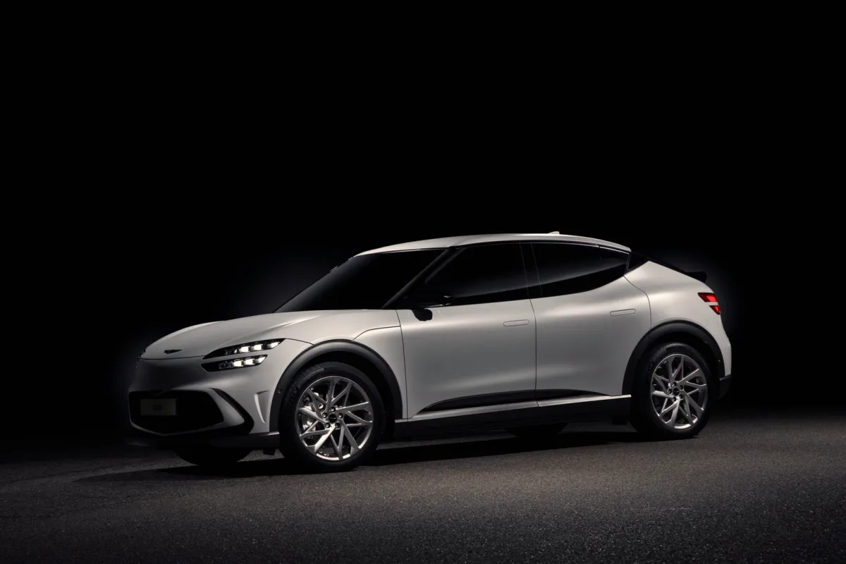 Denza N8 are autonomie de peste 1.000 km și baterie de 130 kwh