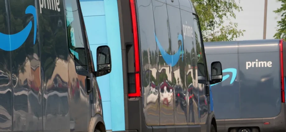 Kia PV5 ar trebui să aducă stilul utilitarului în designul modern