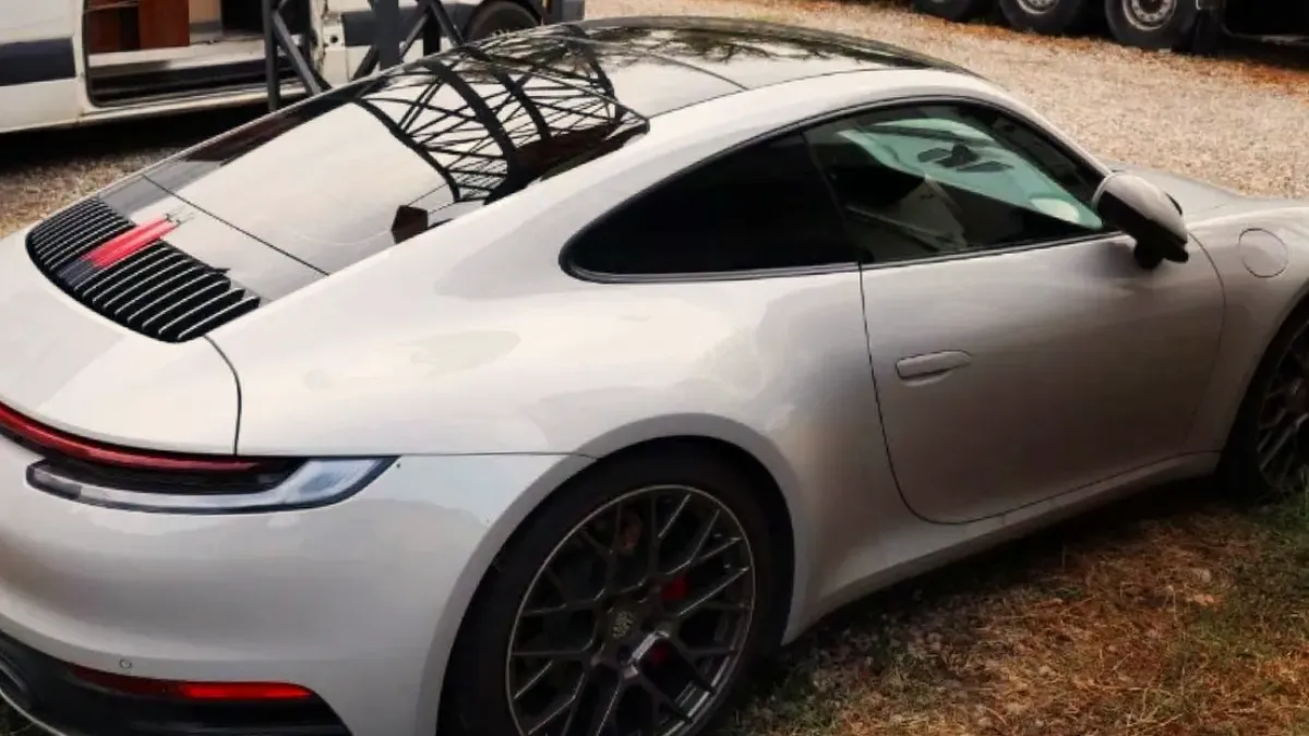 Porsche 911 confiscat de poliție: mașina era căutată de autoritățile germane