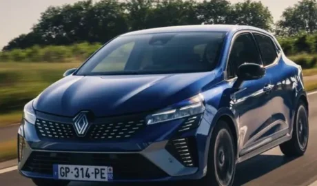 Renault produce în 2026 două generații ale Clio în Europa, practică rară
