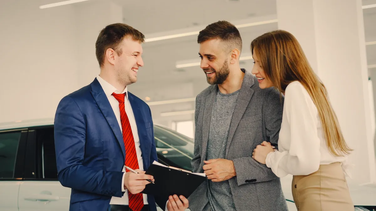 Toyota refuză reducerea prețurilor, deși concurența chinezească atacă