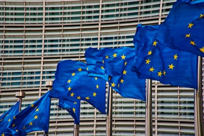 UE vs China: Războiul comercial al mașinilor hibride