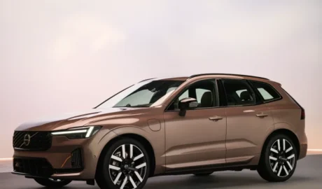 Volvo XC60 facelift: autonomie electrică 200 km, mai mult decât dublă